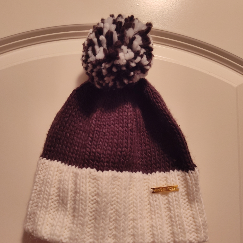 Women's Pom-Pom Beanie - White and Brown